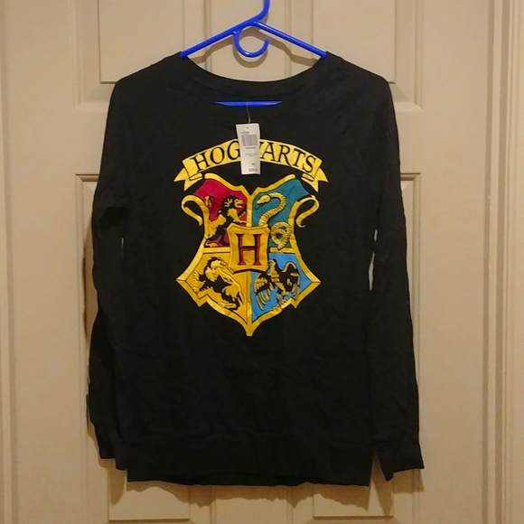 Hogwarts shirt - Picture 1 of 3